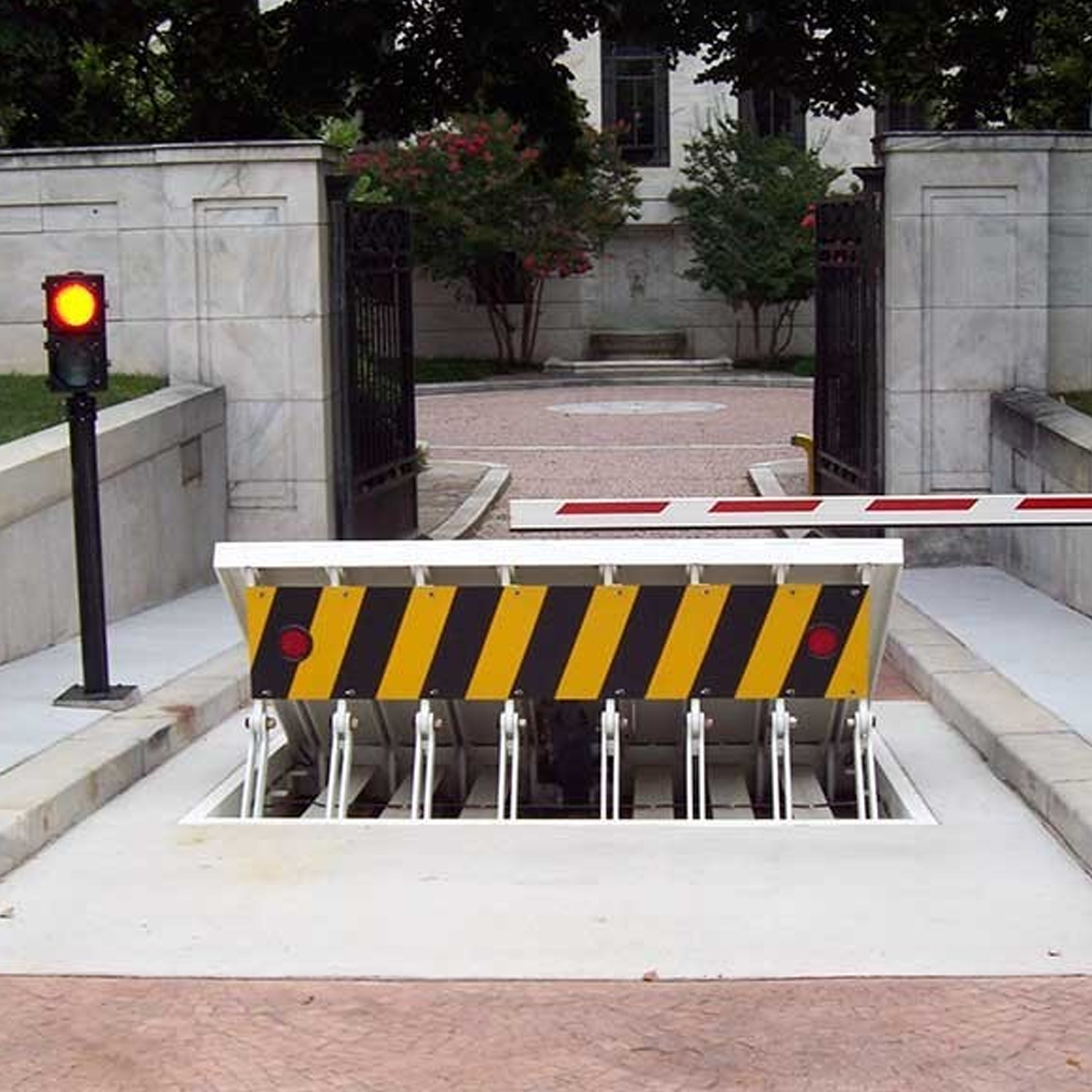 Hydraulic Road Blocke